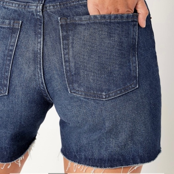 NWT High-Waisted Straight Non-Stretch Cut-Off Jean Shorts 5” inseam size: 28 - Picture 4 of 5